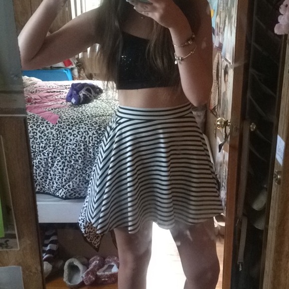 Sequin Crop Top - Picture 4 of 4